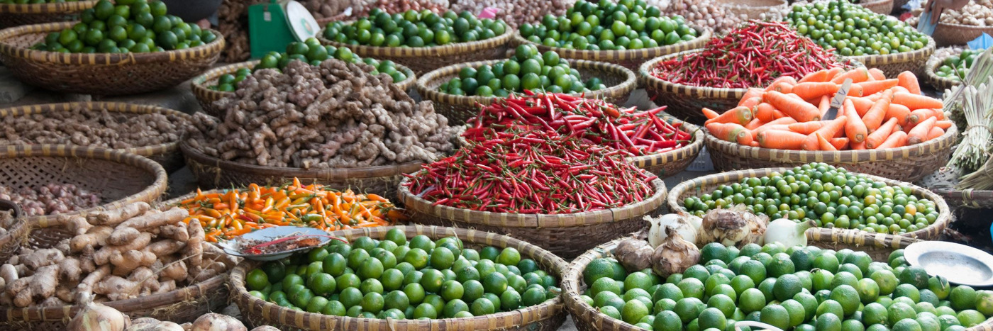 iStock 000013006041 vietnam fruit and vegetables street market hanoi