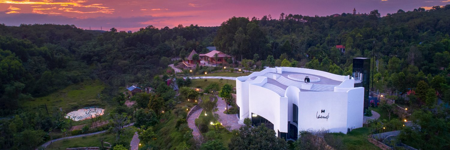 WORTHY UNIQUE ART EXHIBITION ON THE MOUNTAIN IN HUE