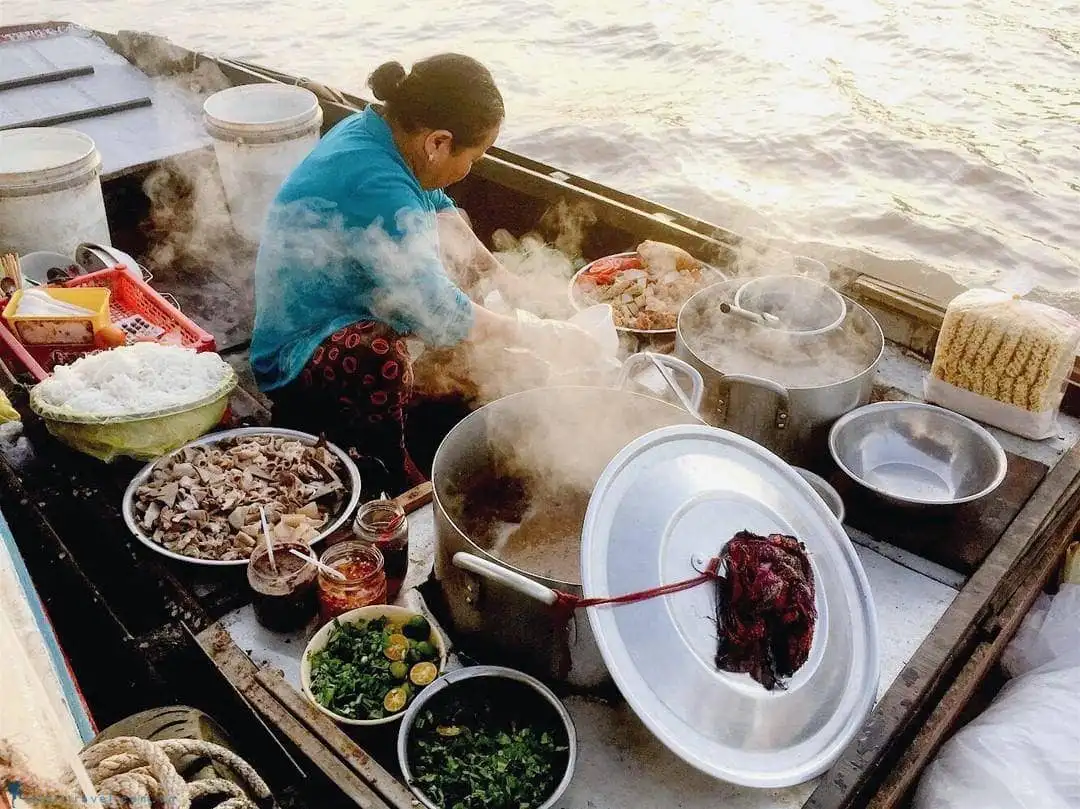 Enjoy Delicious Breakfast at Cai Rang floating market 5 1